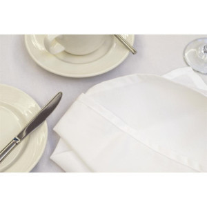 Pyöreä valkoinen nappe Mitre Essentials 2300mm - Eleganssia ja laatua