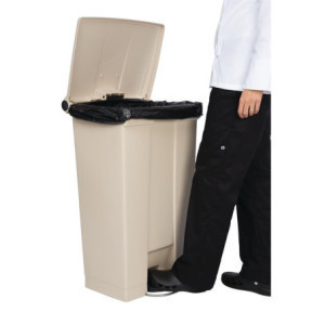 Beige Pedalbehållare 87L Rubbermaid Step-On: Hållbarhet och Hygien
