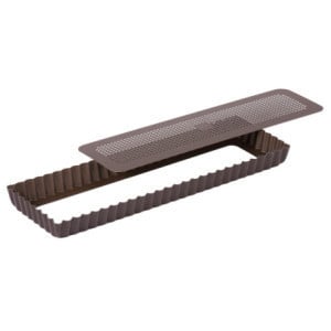 Tarttuvuuden estävä rei'itetty aaltoreunainen piirakkavuoka - 350x110mm