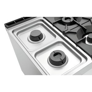 Spis med 6 brännare serie 900 - Gasugn GN 2/1 och skåp från märket Bartscher