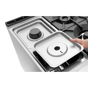 Spis med 6 brännare serie 900 - Gasugn GN 2/1 och skåp från märket Bartscher