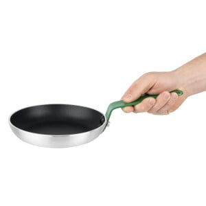 Poêle Aluminium Antiadhésive avec Manche Vert - Ø200mm Hygiplas: Cuisson professionnelle facilitée!