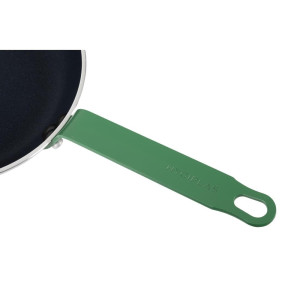 Stekpanna i aluminium med non-stick beläggning och grönt handtag Ø 240 mm - Professionell kvalitet från Hygiplas