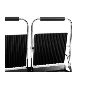 Grill med dubbelkontakt räfflade plattor