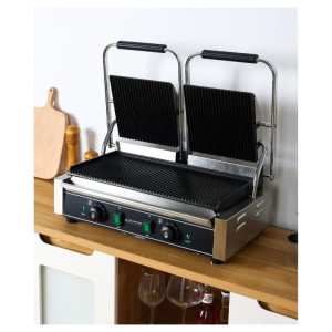 Grill med dubbelkontakt räfflade plattor