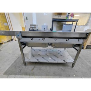 Doppeldiskbänk med diskmaskinsgenomgång och avrinningsyta till höger - 2000 x 700 mm