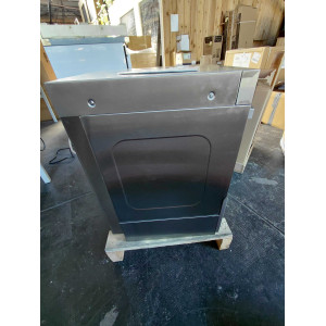 Ammattimainen lasinpesukone huuhteluaineen ja pesuaineen annostelijalla - 35 x 35 cm - Kunnostettu