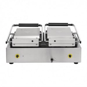 Buffalo - Tasainen kaksoiskontaktigrilli vasemmalla ja uritettu oikealla