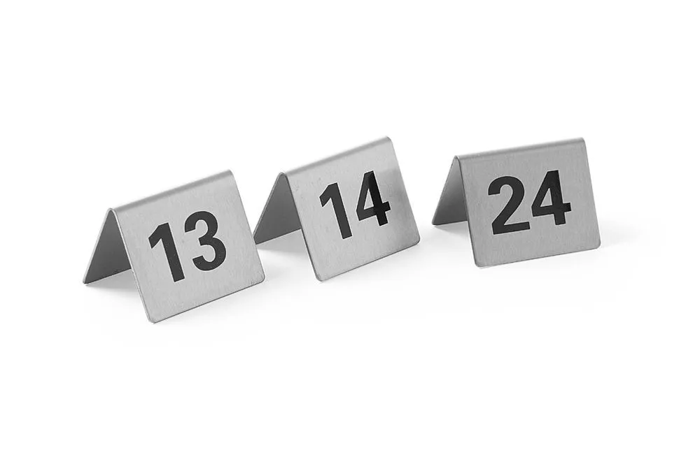 12 numeroidut pöytätelineet numeroina 13-24