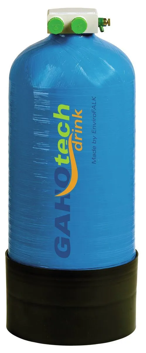 Demineralisointijärjestelmä aktiivihiilisuodattimella Drink-Tech.